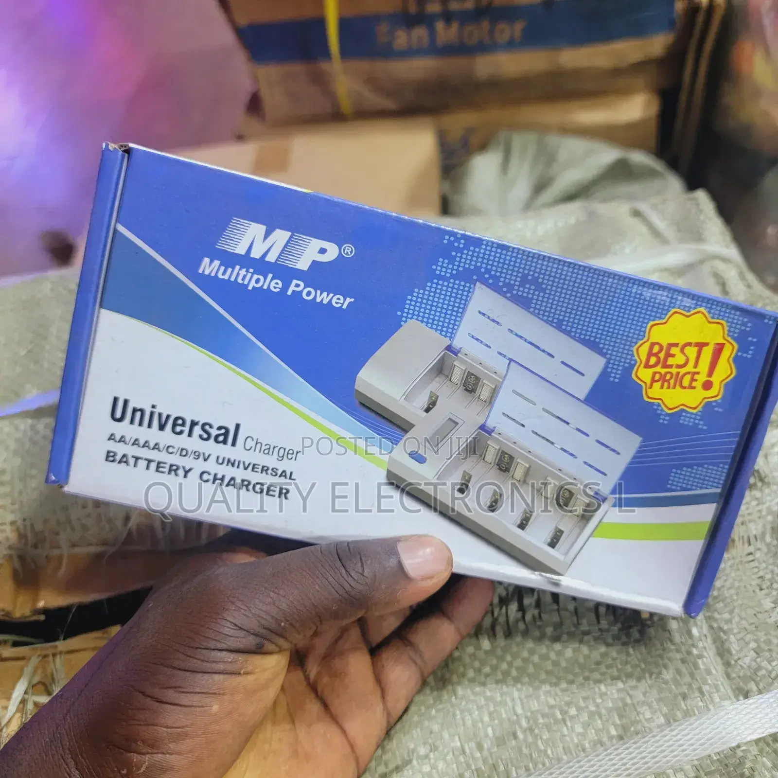Batteries Charger for Aa, Aaa,C,D and 9v