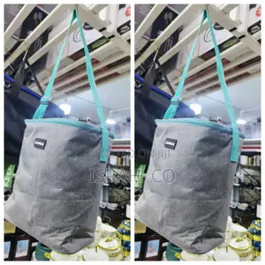 Gray Insulated Lunch Bag With Light Blue Straps