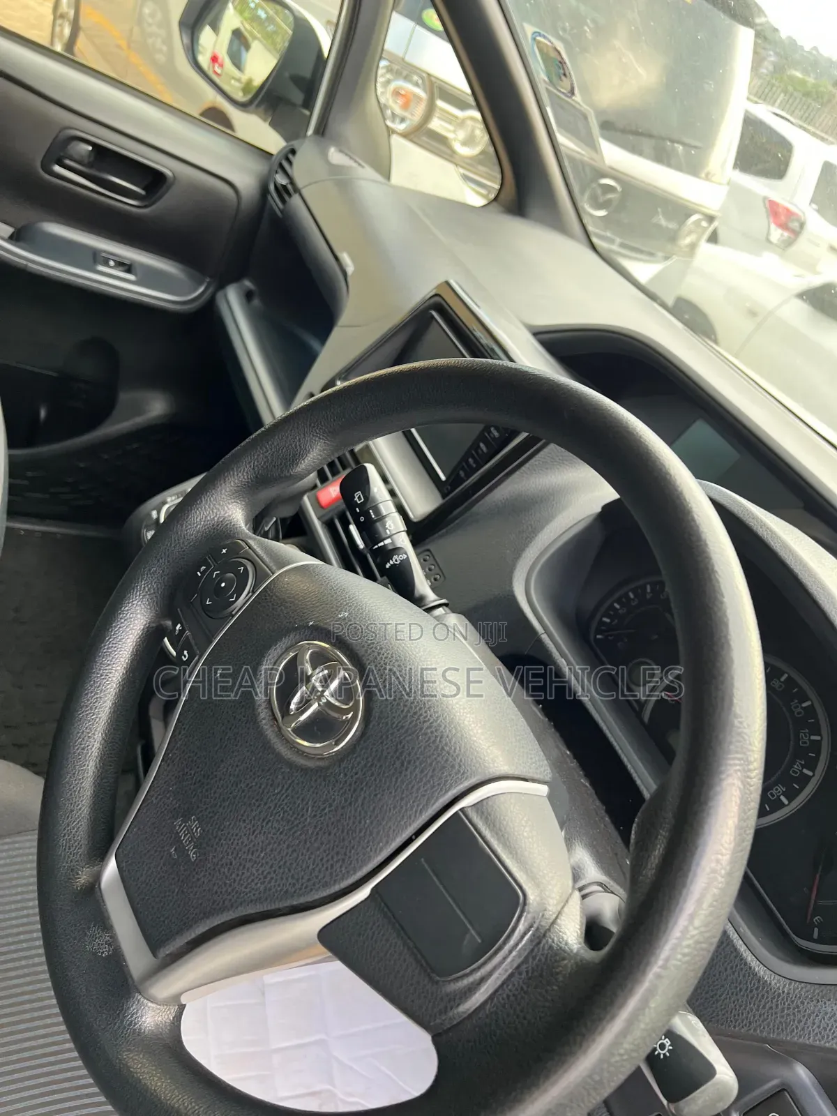 Toyota Noah 2016 Pearl