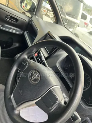 Toyota Noah 2016 Pearl