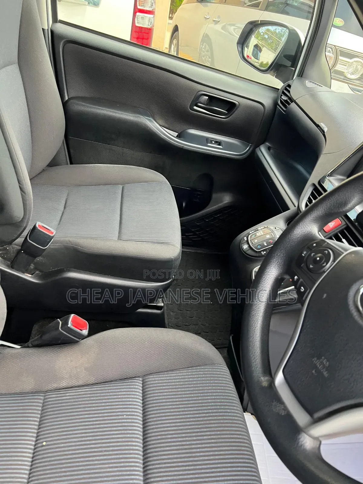 Toyota Noah 2016 Pearl