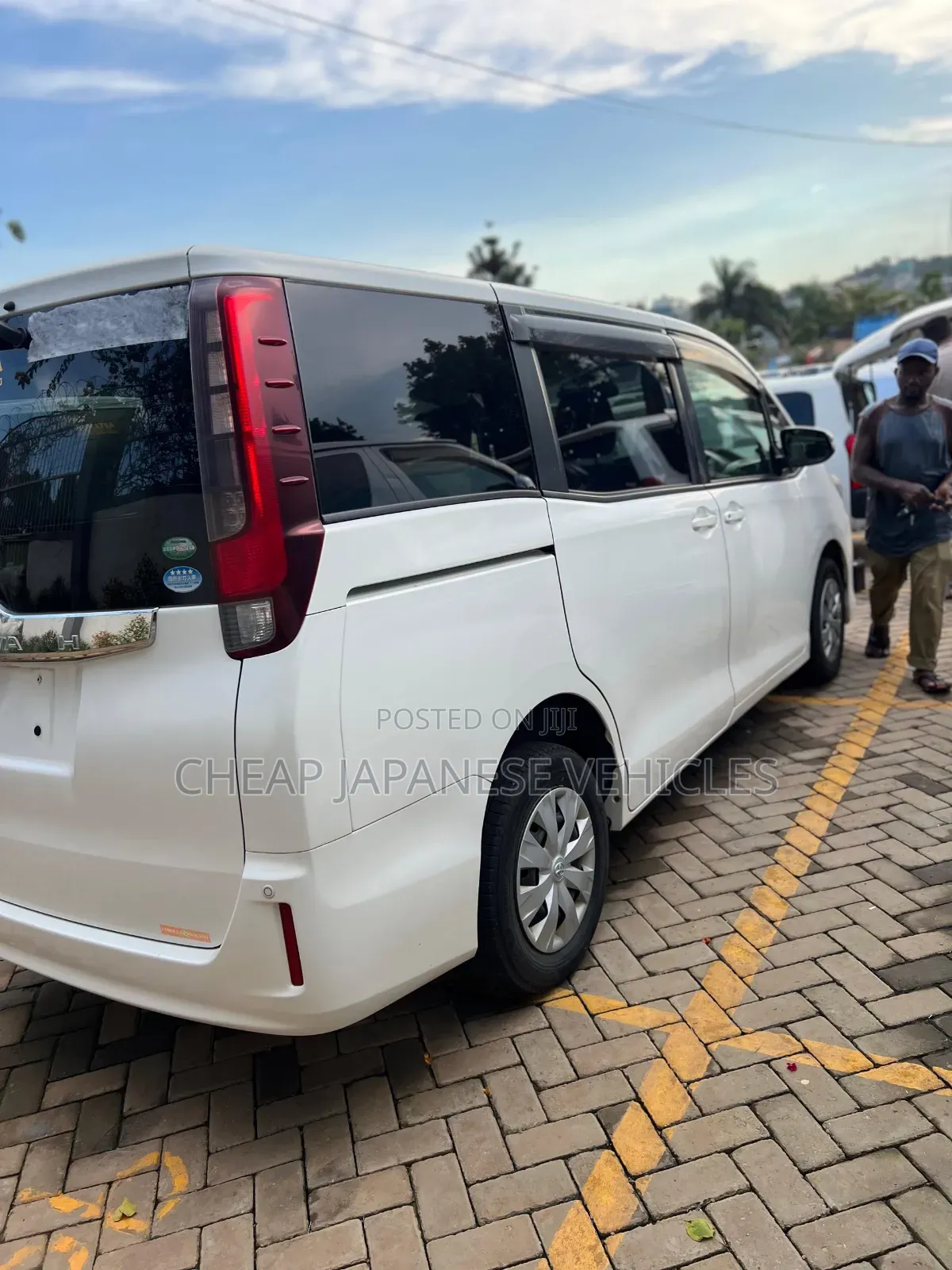 Toyota Noah 2016 Pearl