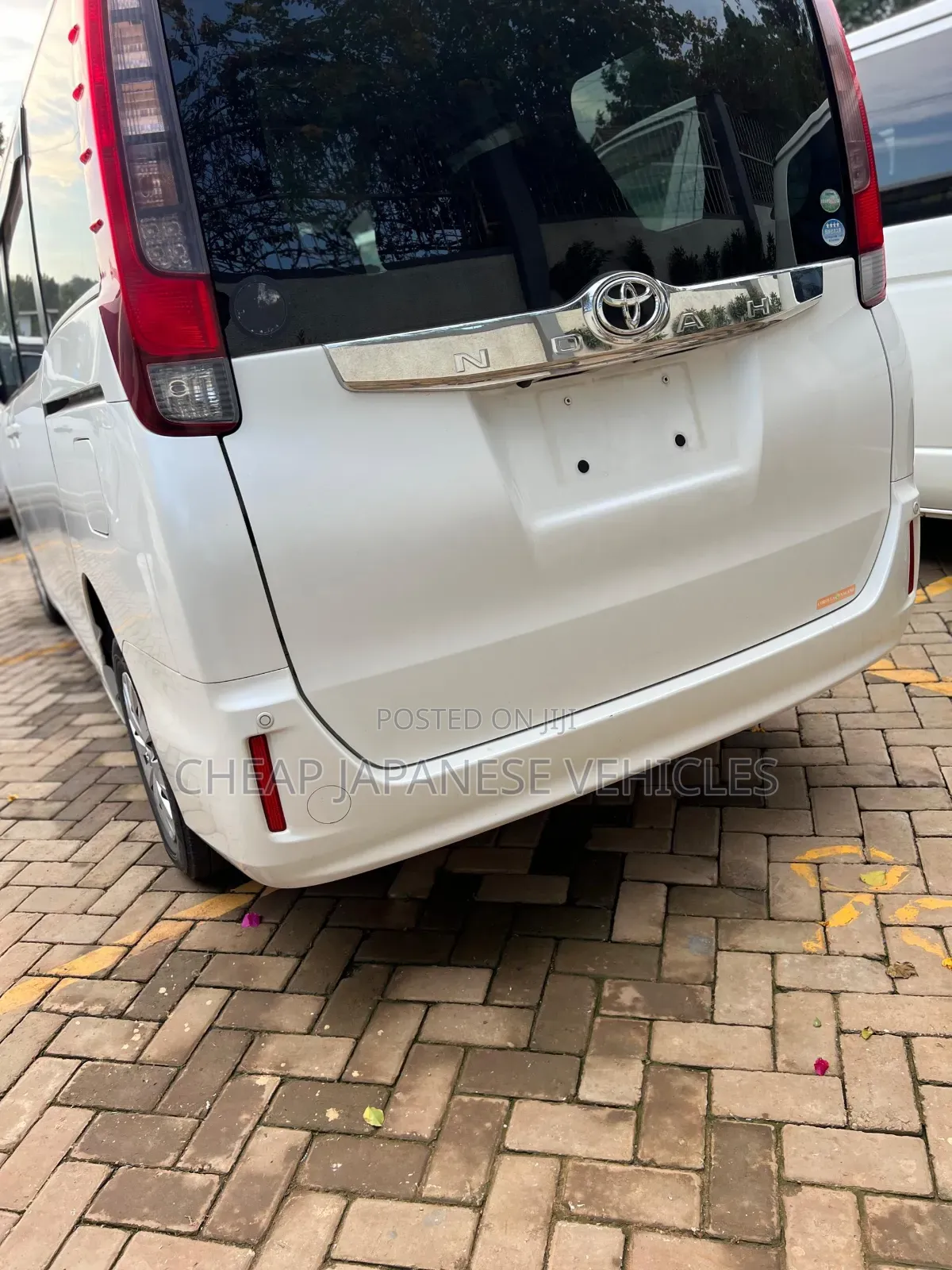 Toyota Noah 2016 Pearl