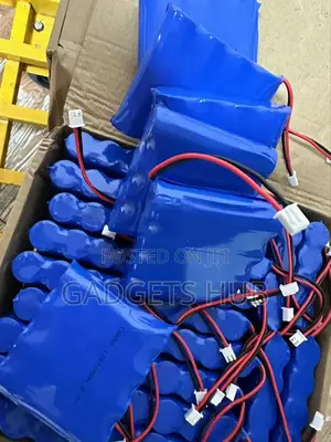 3.7v 2500mah
Rechargeable Li-Ion Battery Pack With Connector