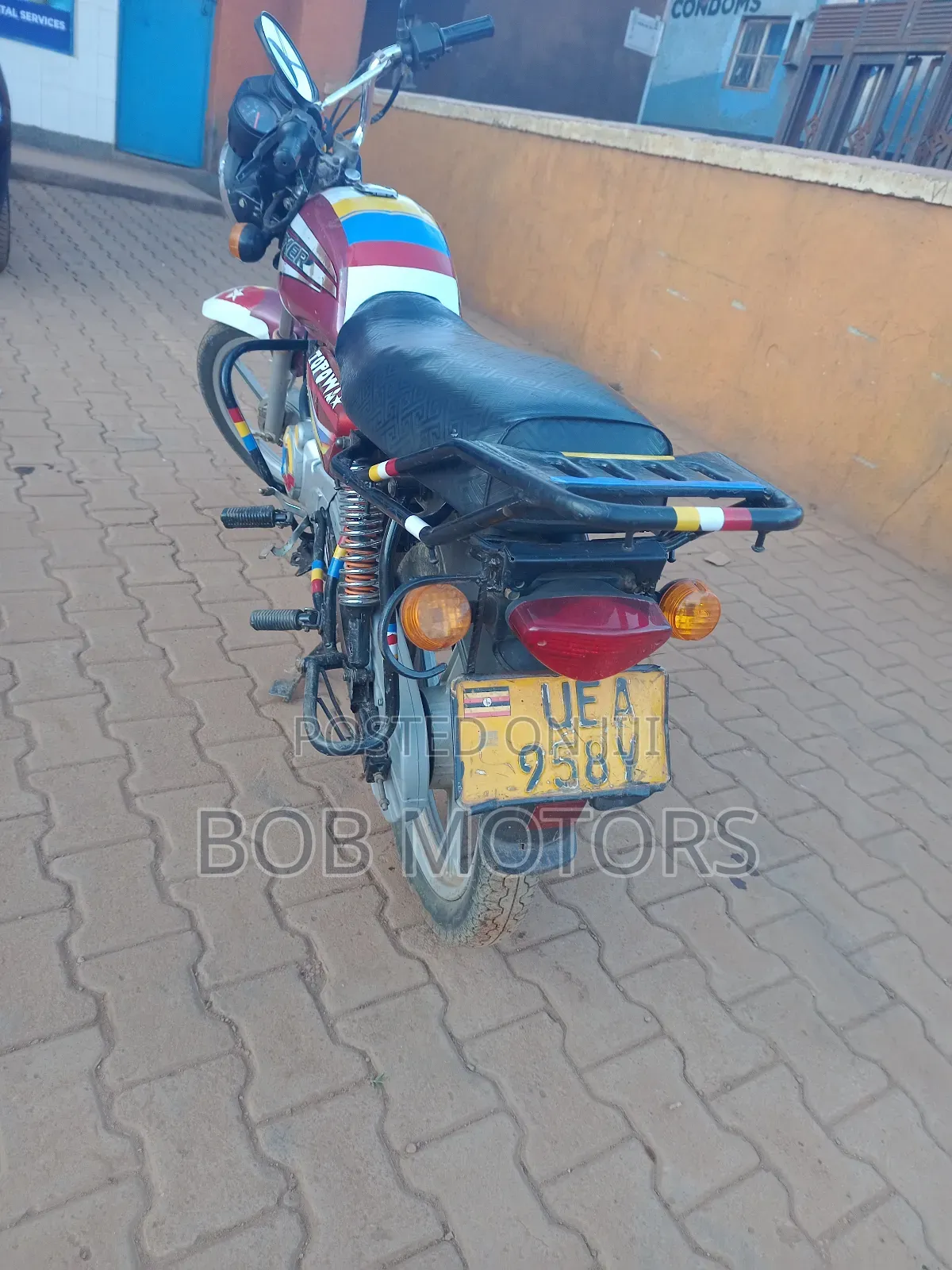 Bajaj Boxer 150 UG 2021 Red