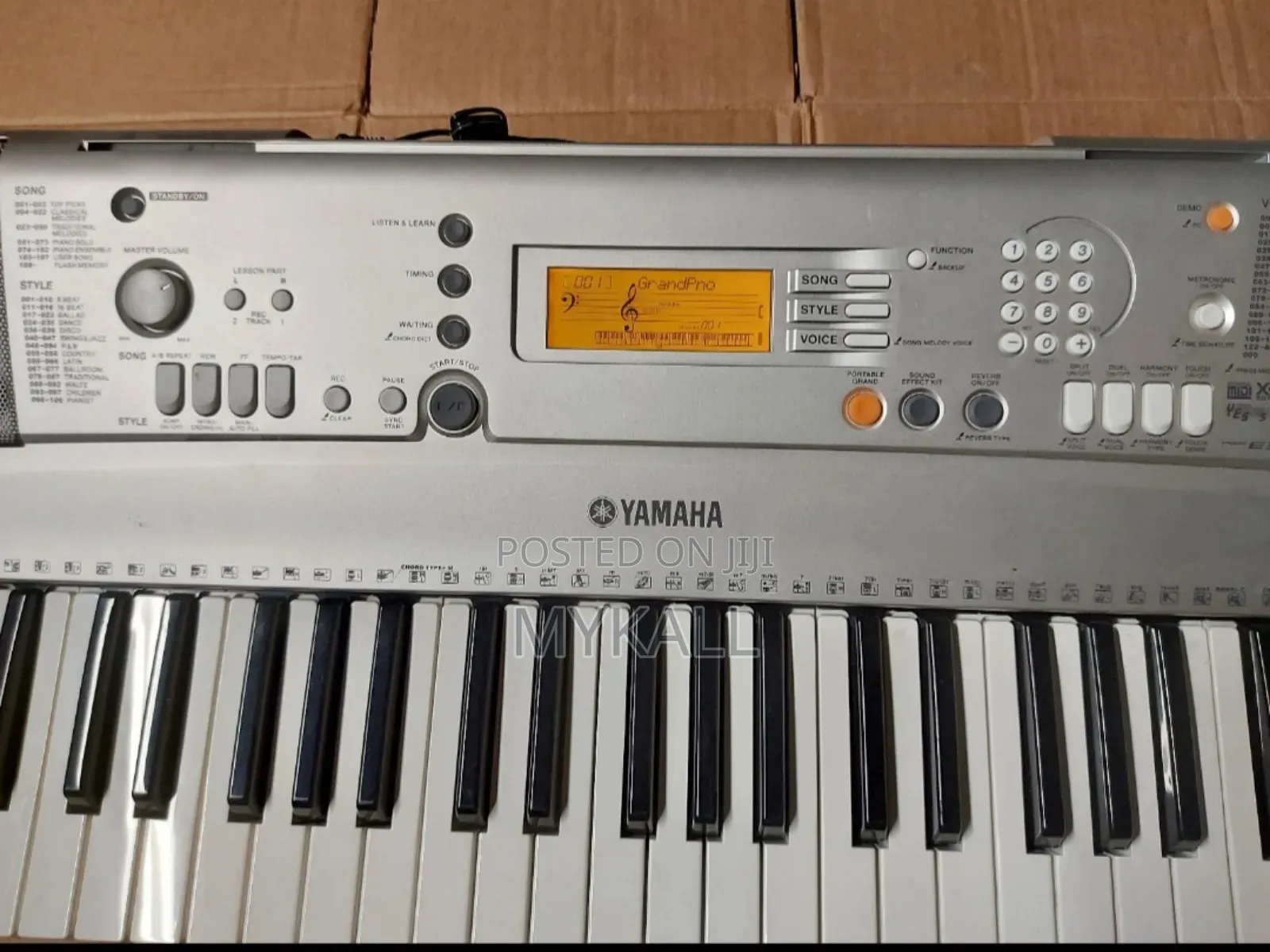 Yamaha PSR - E303