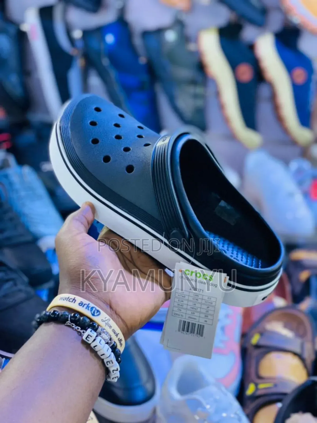 Crocs Off Court Clogs