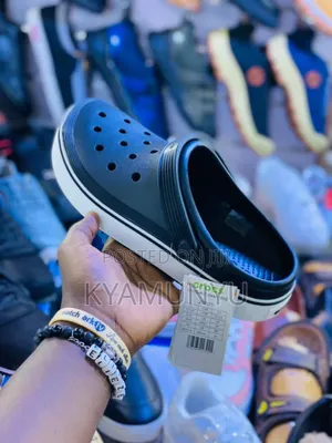 Crocs Off Court Clogs