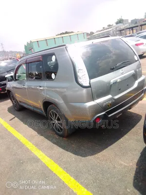 Nissan X-Trail 2011 Gray