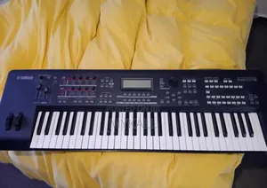 Yamaha Moxf6 Music Production Synthesizer Keyboard 61 Key