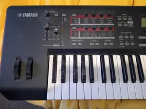 Yamaha Moxf6 Music Production Synthesizer Keyboard 61 Key