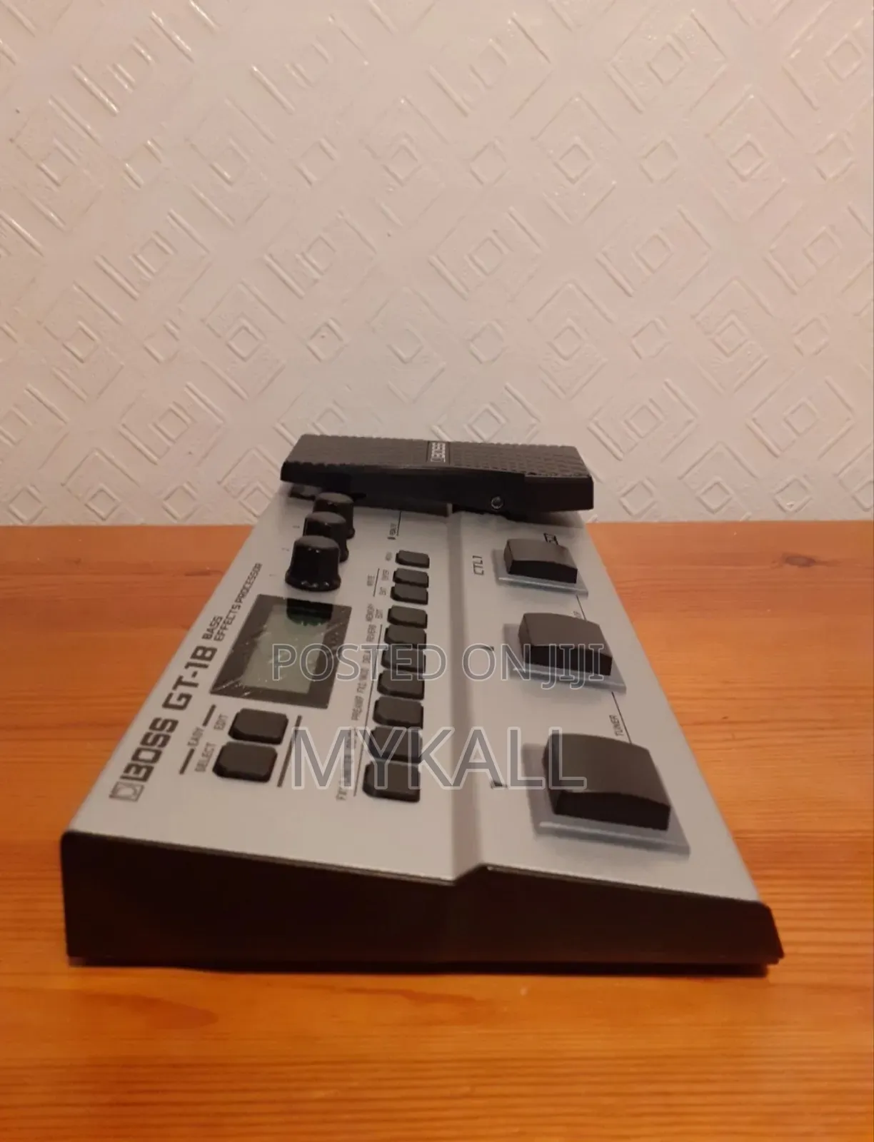 Boss Gt-1b Bass Multi Effects Processor