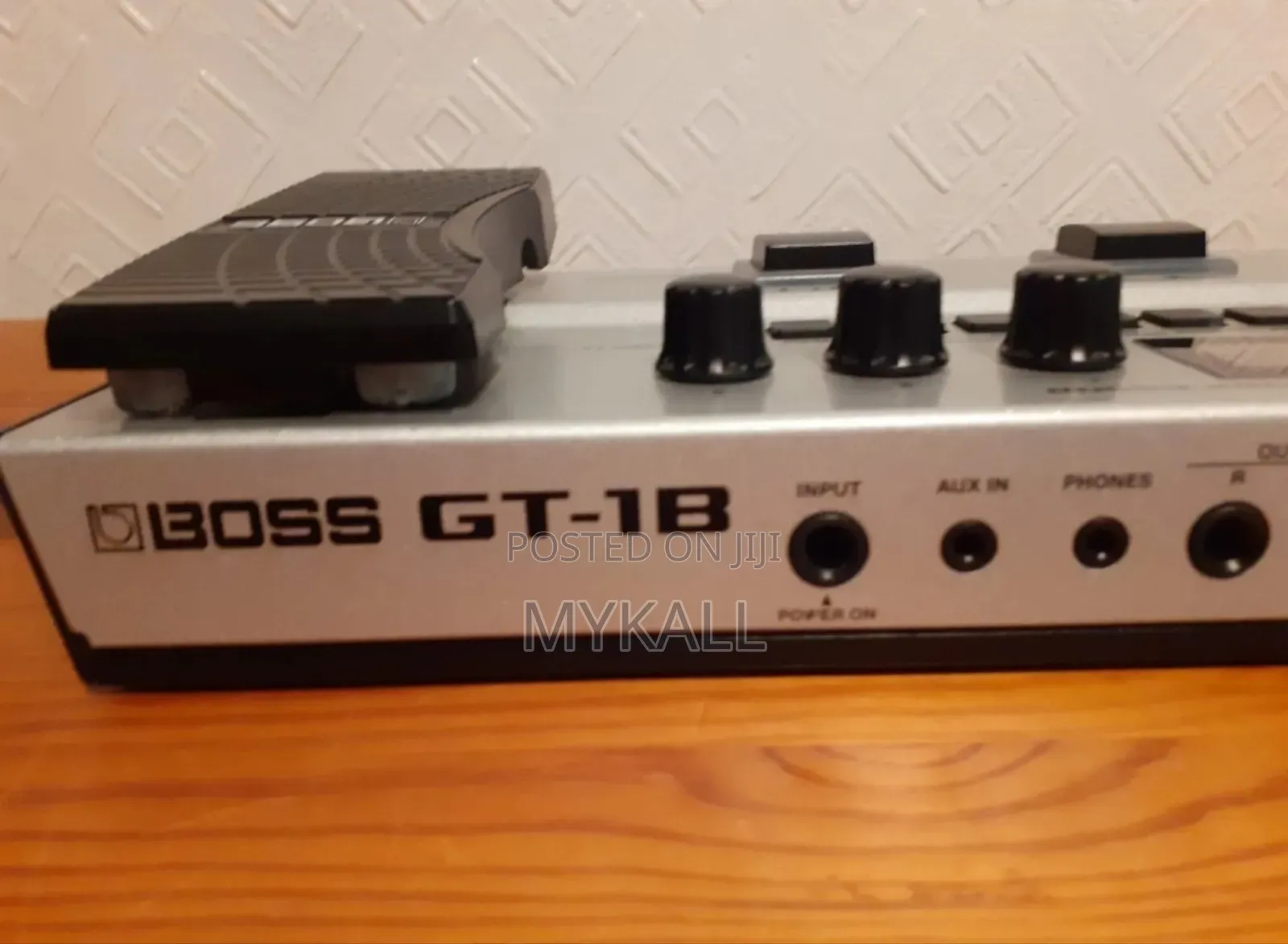 Boss Gt-1b Bass Multi Effects Processor