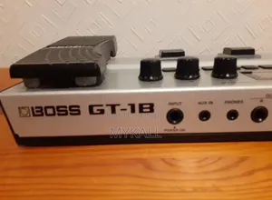 Boss Gt-1b Bass Multi Effects Processor