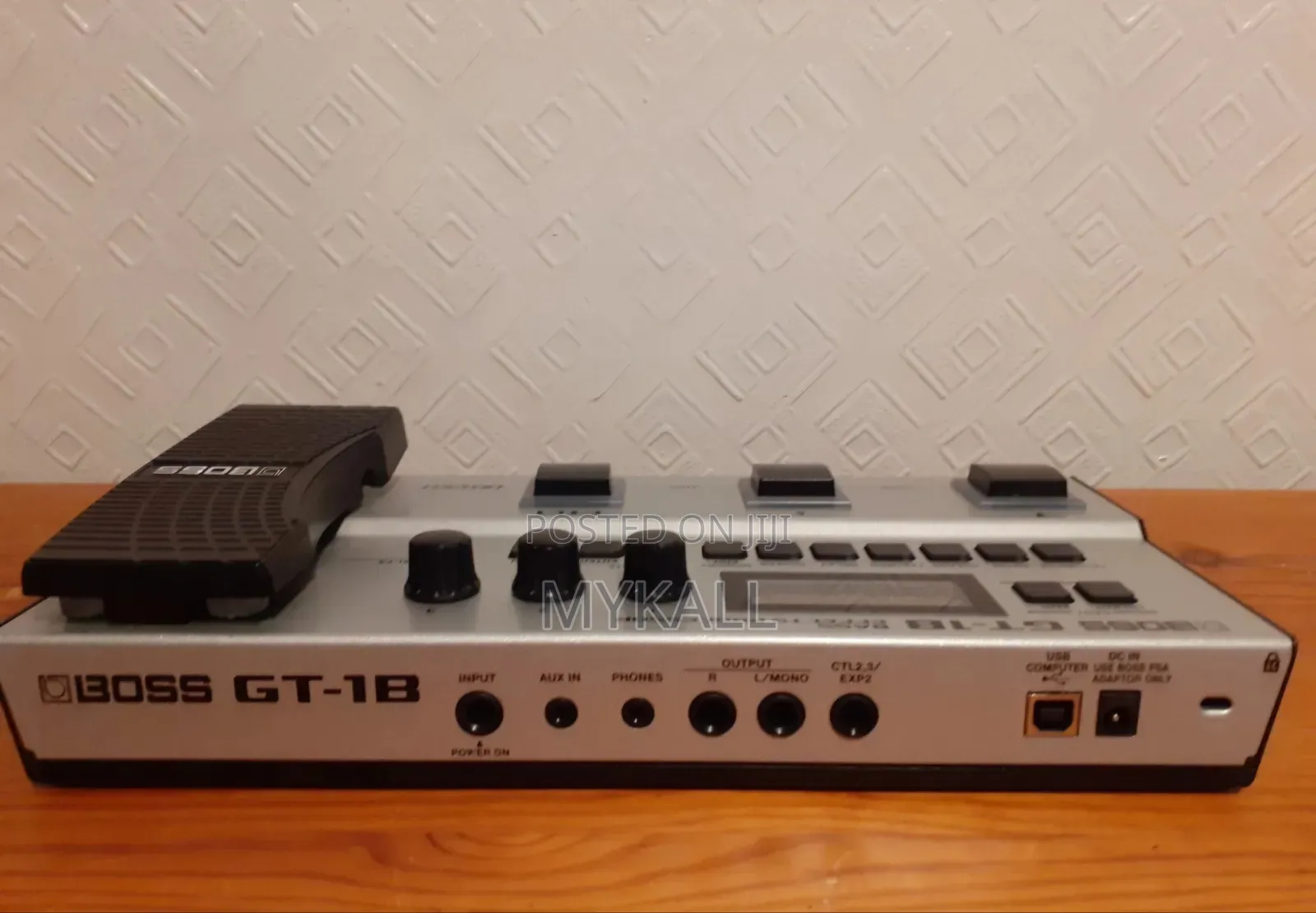 Boss Gt-1b Bass Multi Effects Processor
