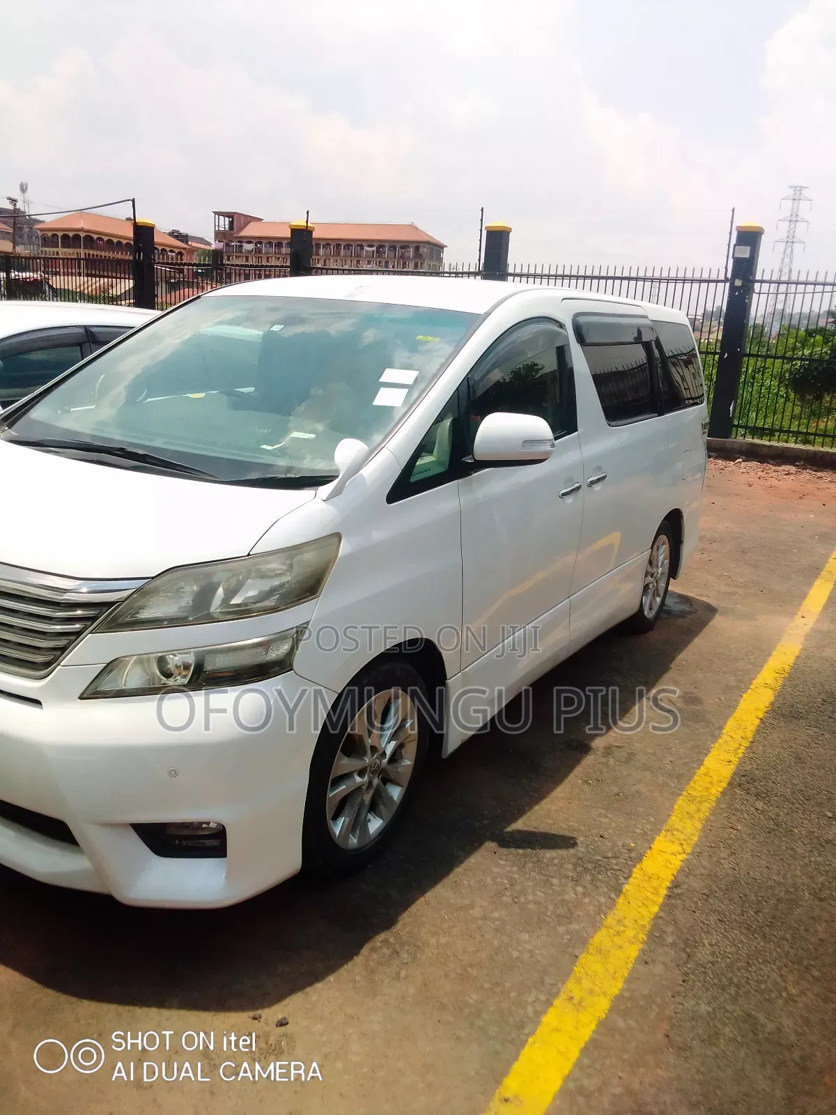 Toyota Vellfire 2011 White
