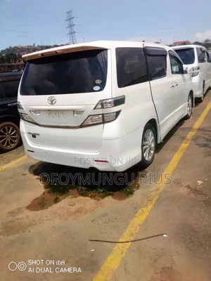 Toyota Vellfire 2011 White