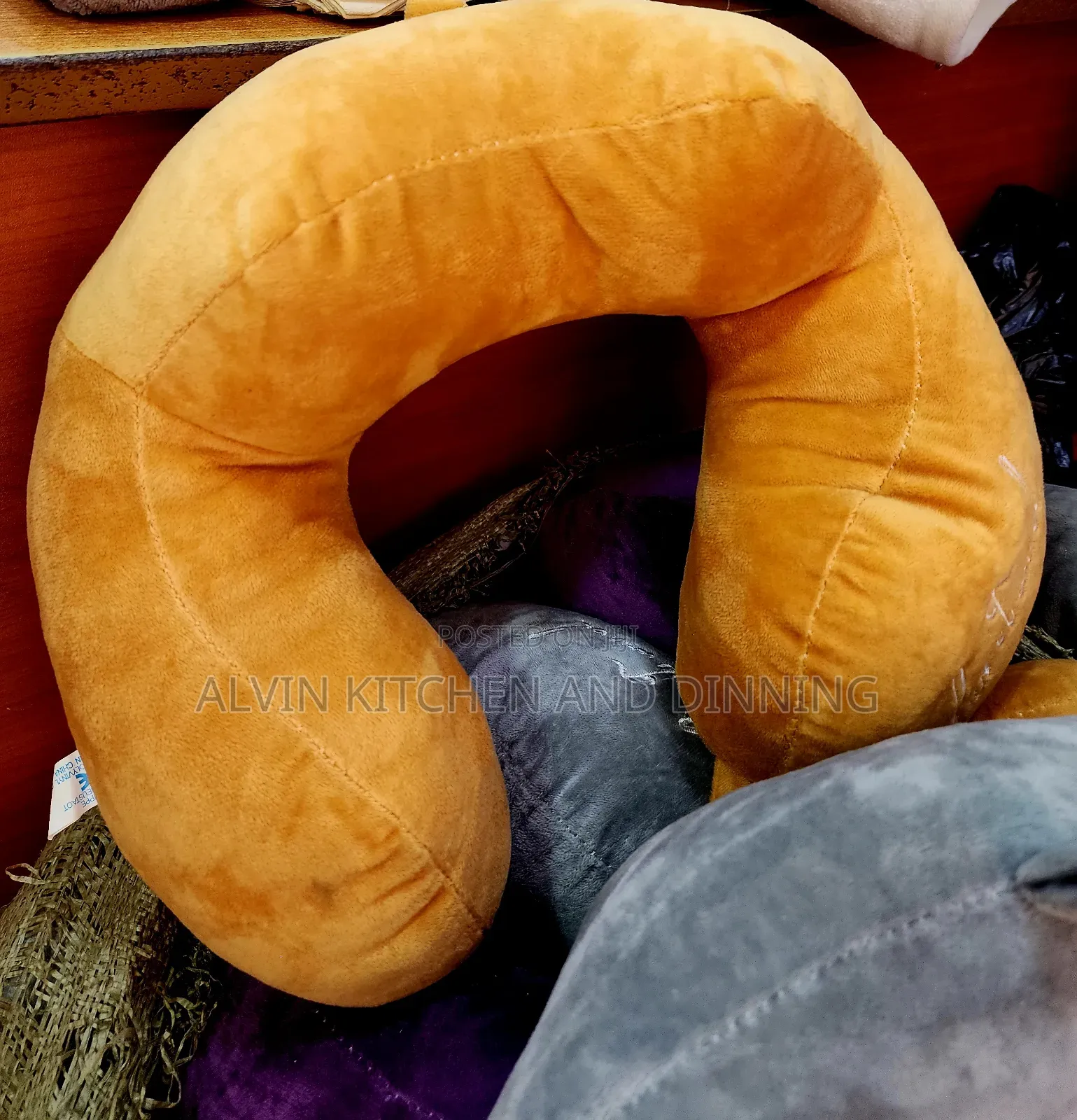 Neck Pillow / Travel Pillow