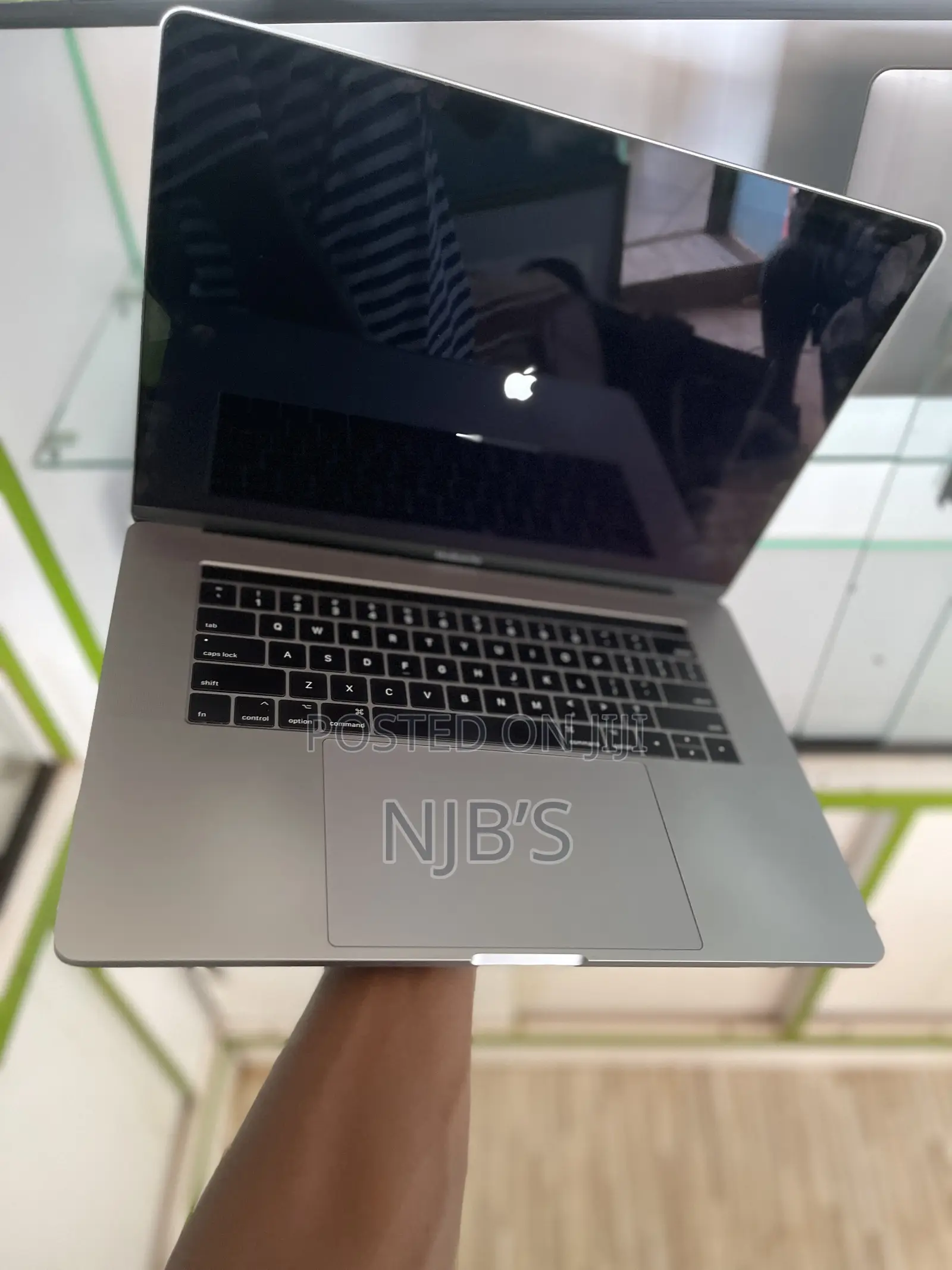 Laptop Apple MacBook Pro 2019 16GB Intel Core I7 SSD 512GB