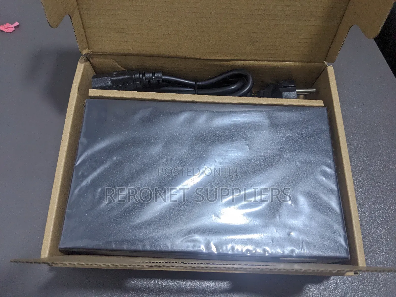 Commando 8port Gigabit Poe Switch
