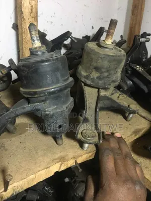Engine Mountings for Toyota Harrier Kawundu Old Model.