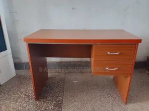 Extensive Office Table