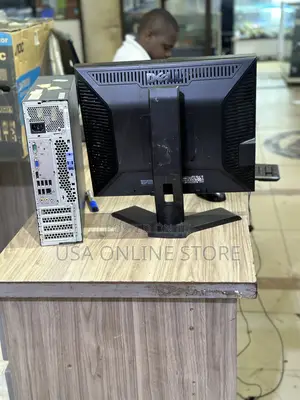 Desktop Computer Lenovo 8GB Intel Core I5 HDD 256GB