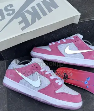 Original Unisex Nike Sb Dunk Low X April “Pink” Sneakers