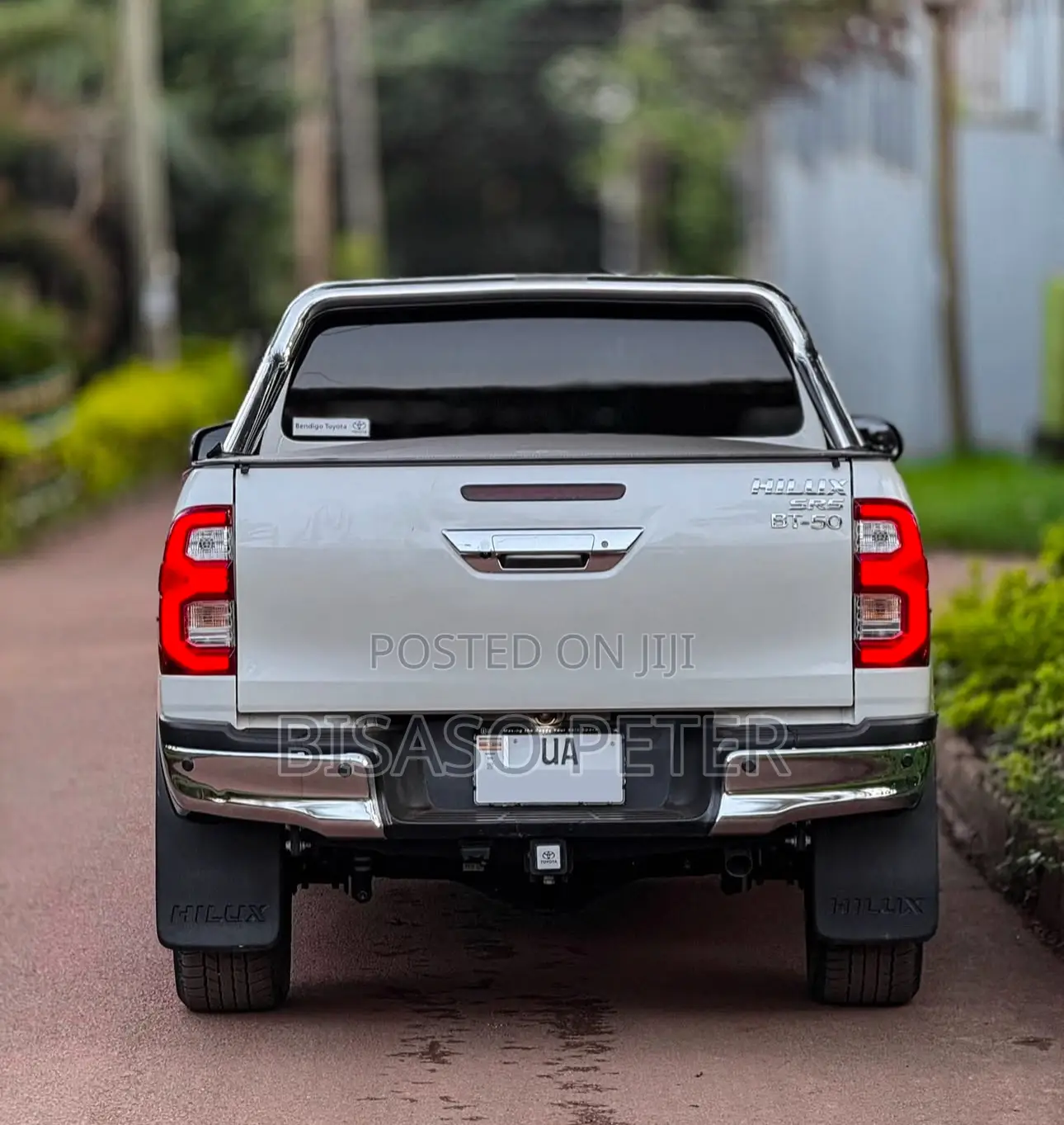 Toyota Hilux 2021 White