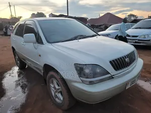 Toyota Harrier 2001 White