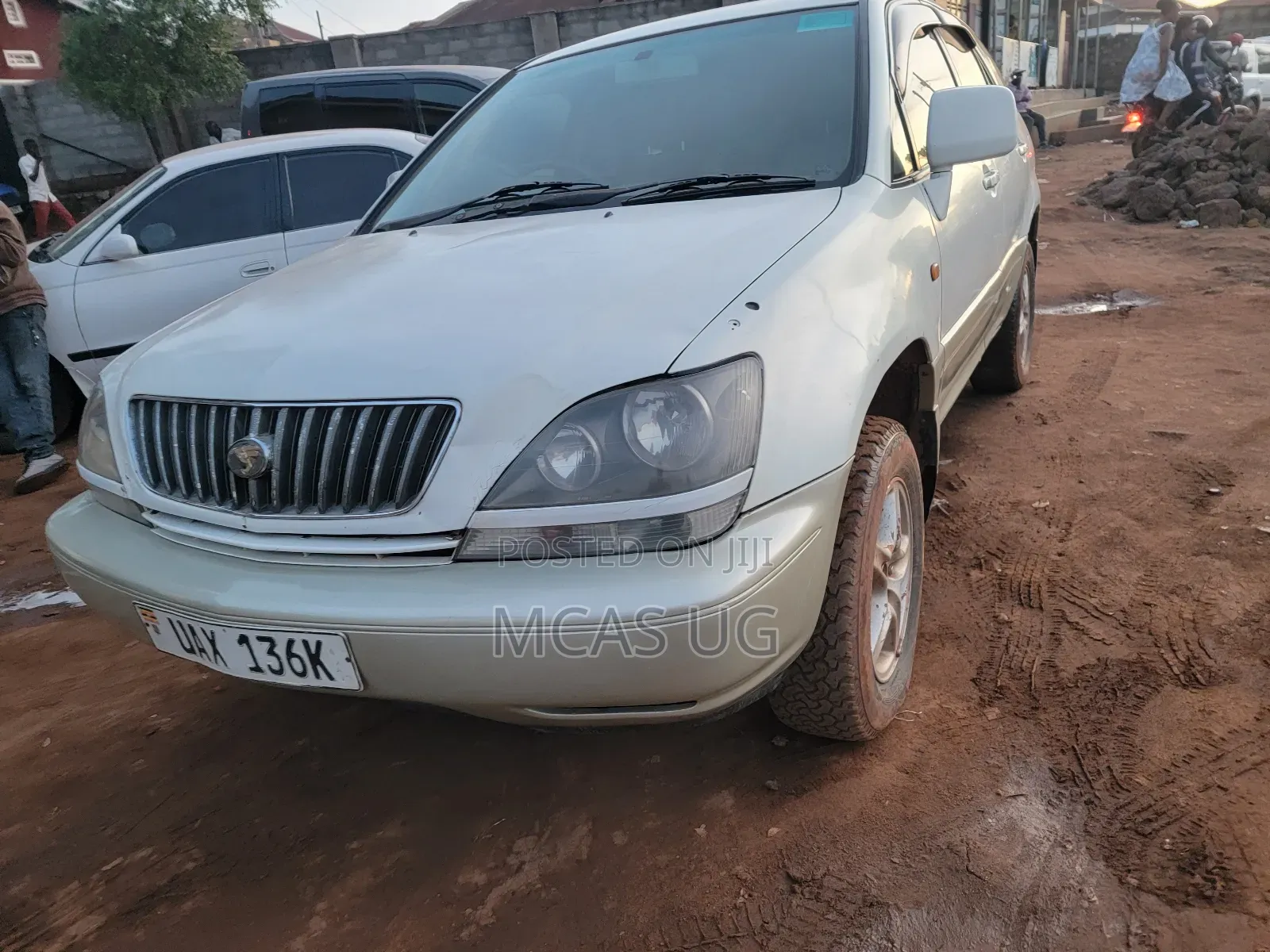 Toyota Harrier 2001 White