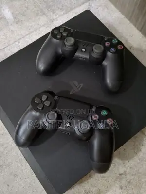 Ps 4 Pro Console W 02 Controllers + 500gb + 10 Games