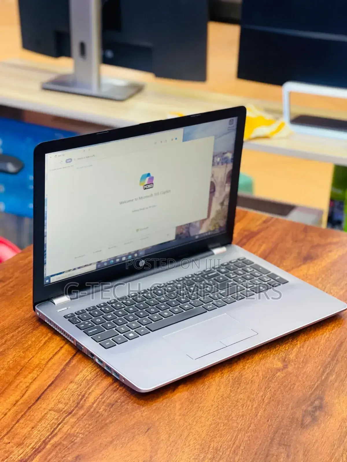 New Laptop HP 250 G8 8GB Intel Core I7 HDD 1T