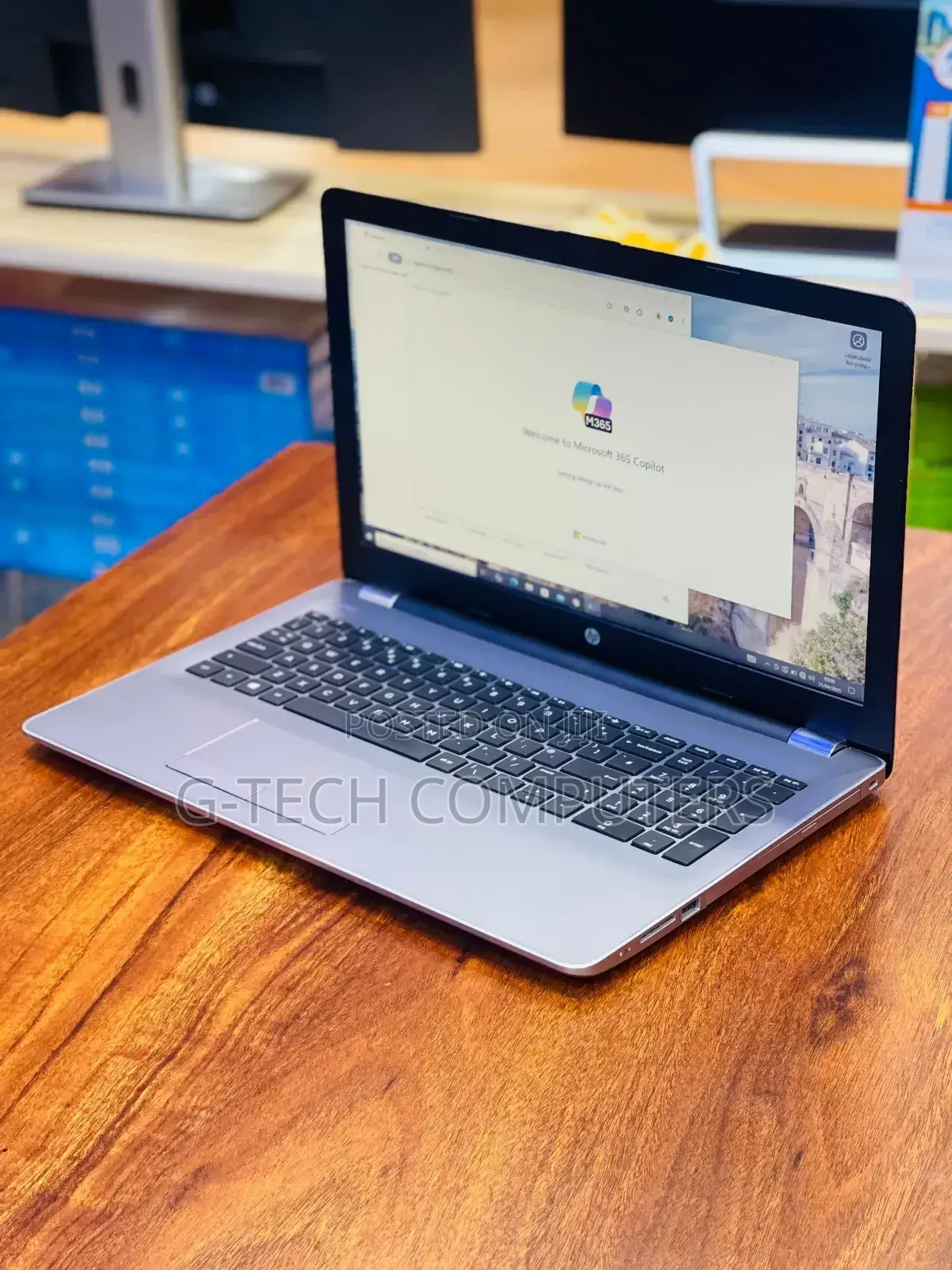 New Laptop HP 250 G8 8GB Intel Core I7 HDD 1T