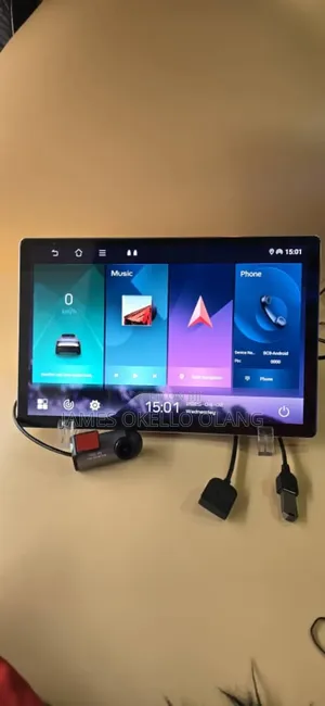 Car Radio 13" With Front Camera.