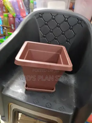 Small Coffee Brown Plastic Flower Pots