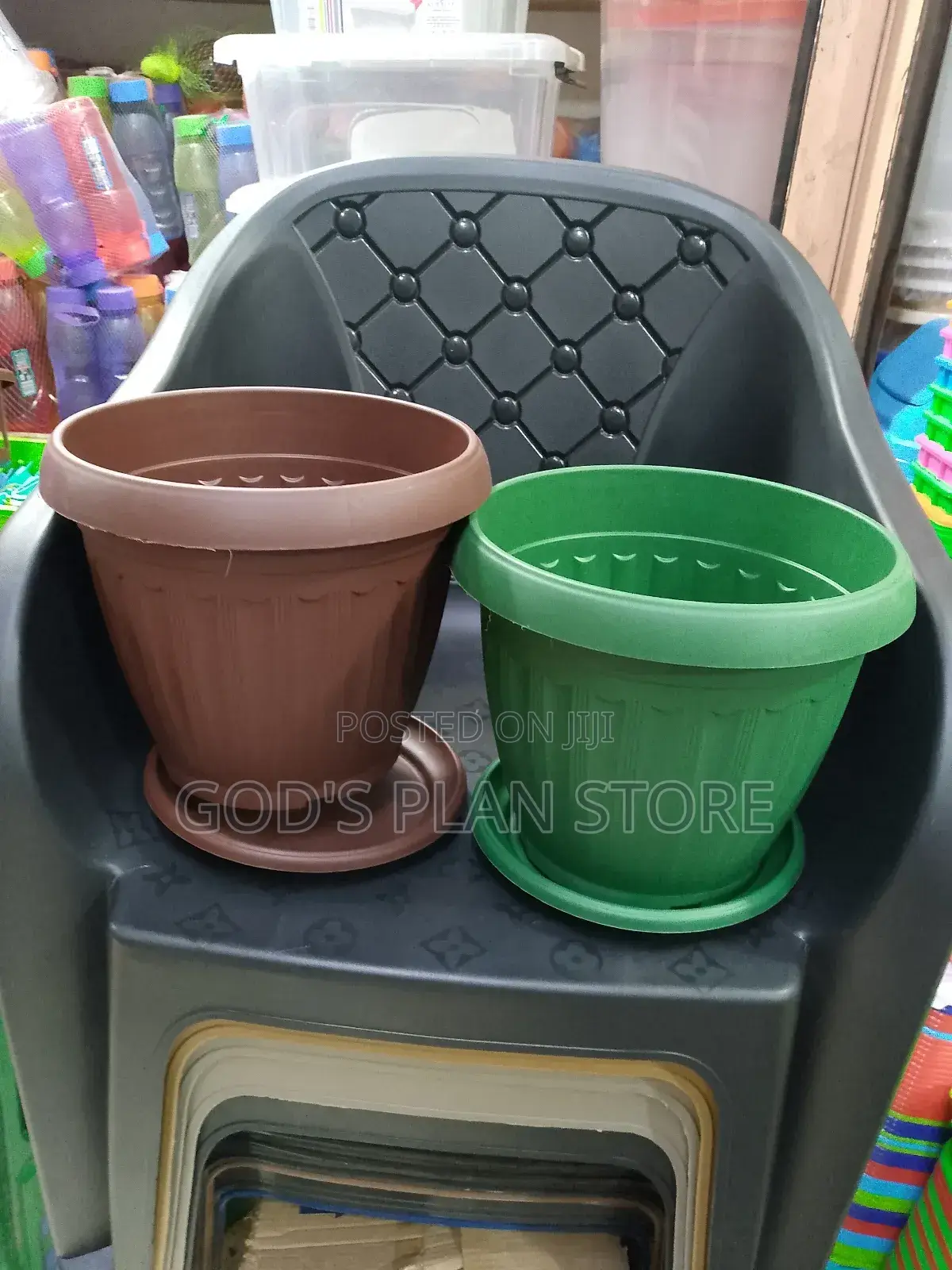 Small Plastic Flower Pots (Round)