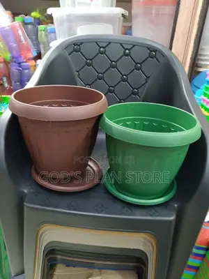 Small Plastic Flower Pots (Round)