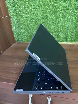 New Laptop Lenovo 100e 4GB Intel Core 2 Duo SSD 140GB