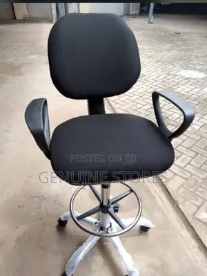 Adjustable Office Chair With Arms.