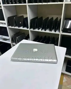 Laptop Apple MacBook Pro 4GB Intel Core I5 SSD 500GB
