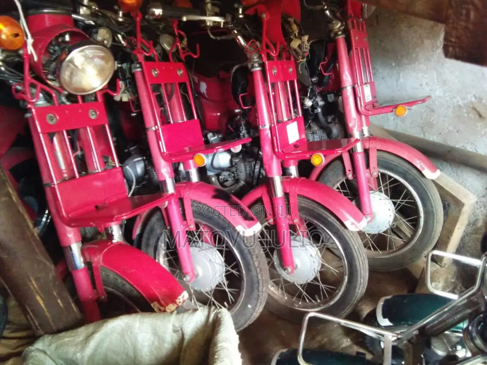 Suzuki 2006 Red