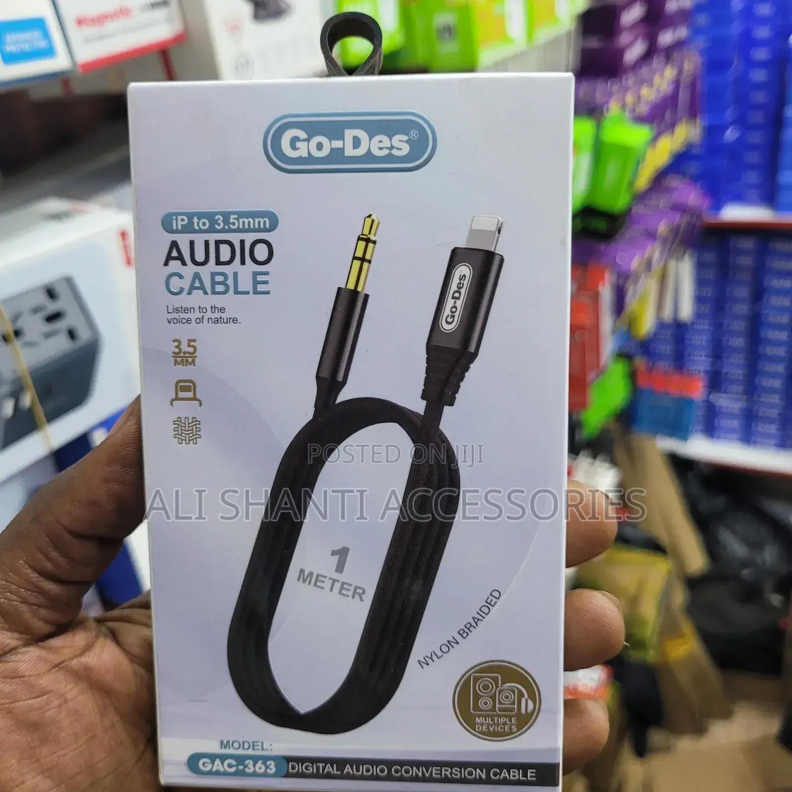 Go-Des iPhone to 3.5mm Audio Cable