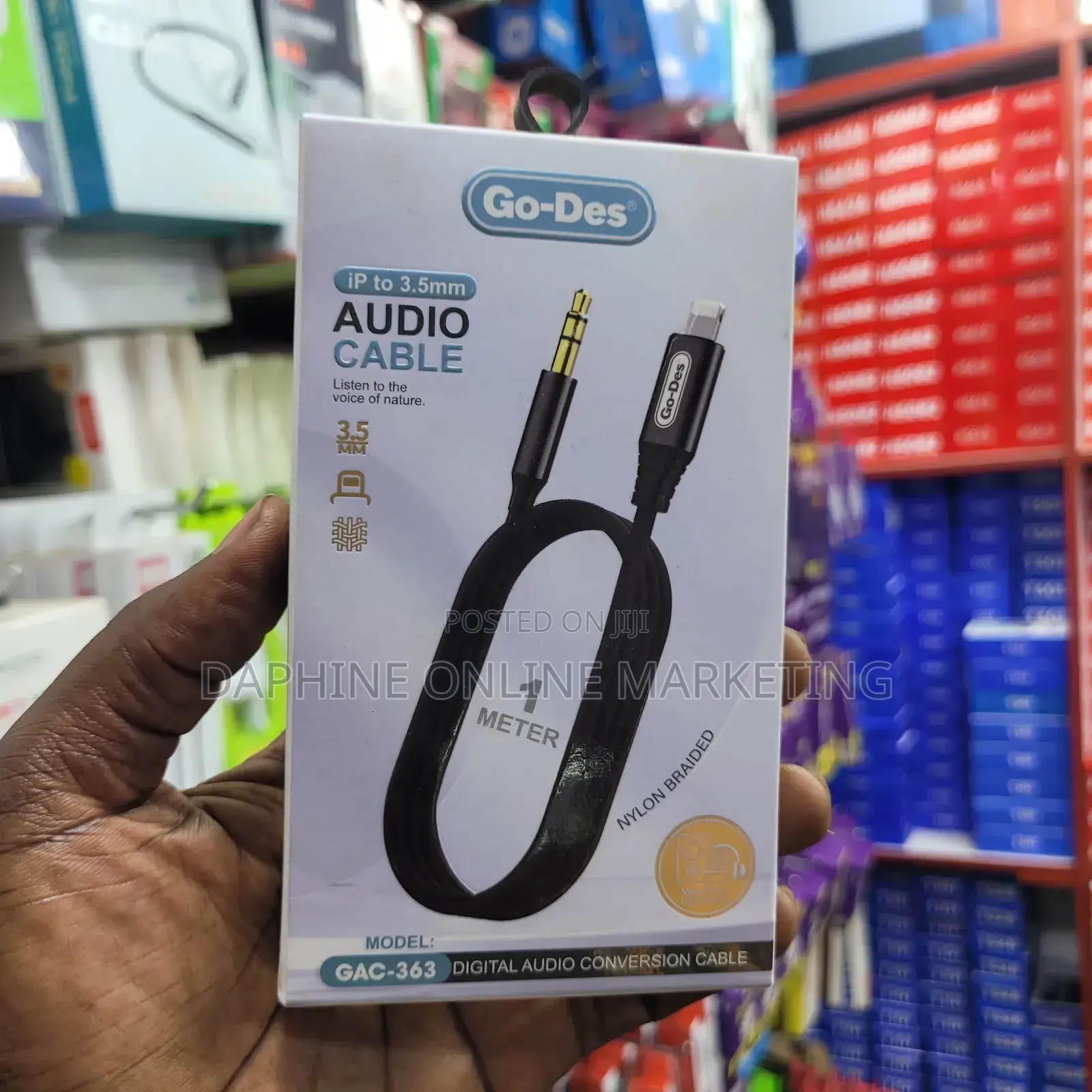 Go-Des iPhone to 3.5mm Audio Cable