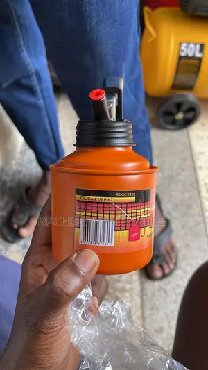 1/2 Pint Oil Can