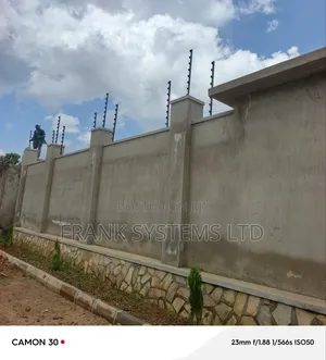 Electric Fence With Energizer