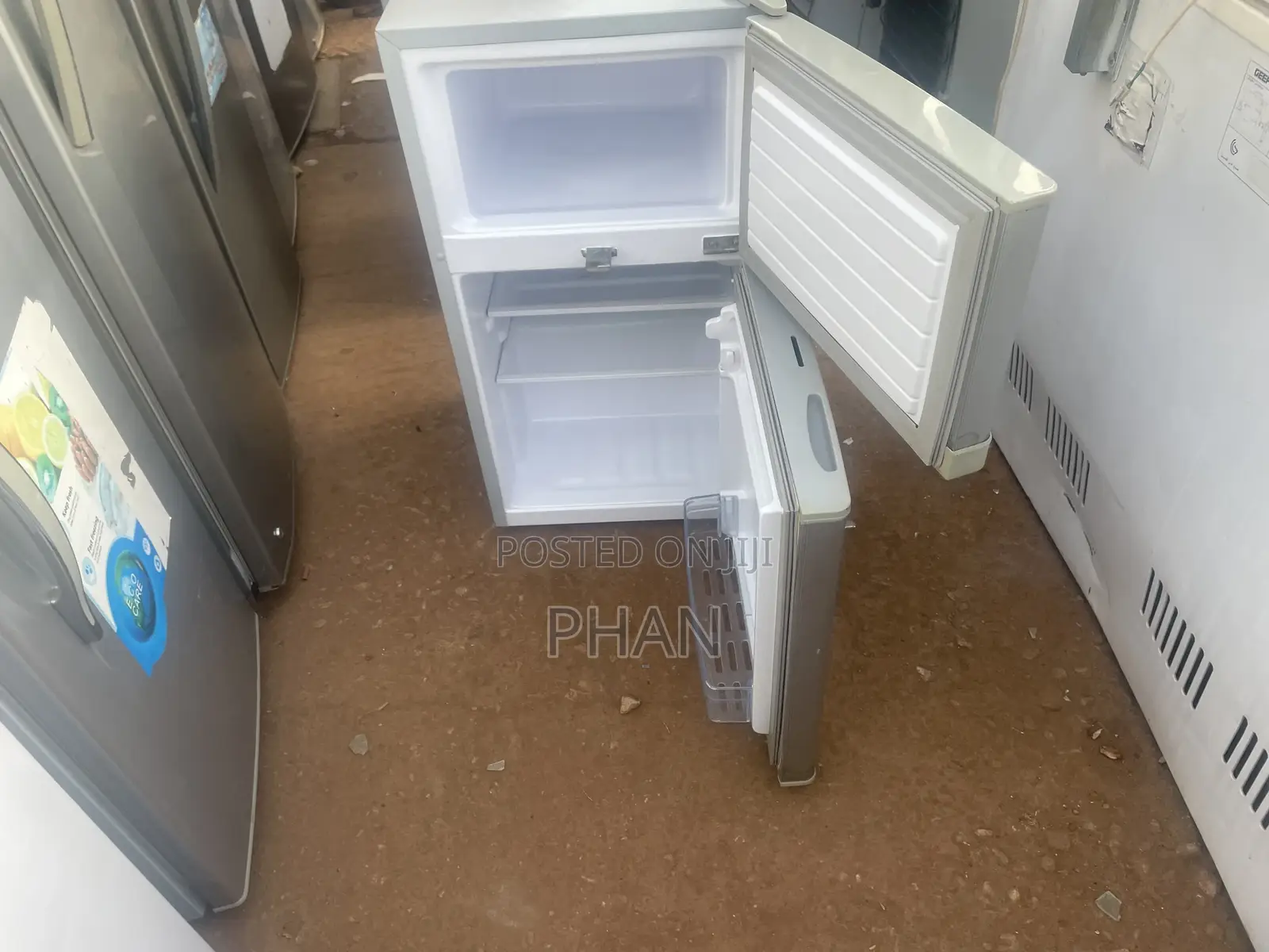 Adh 180litrs Fridge
