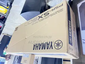 Yamaha PSR X 600