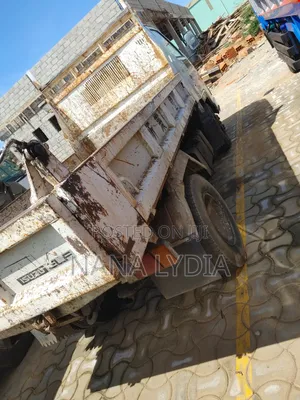 Isuzu Elf Dumper