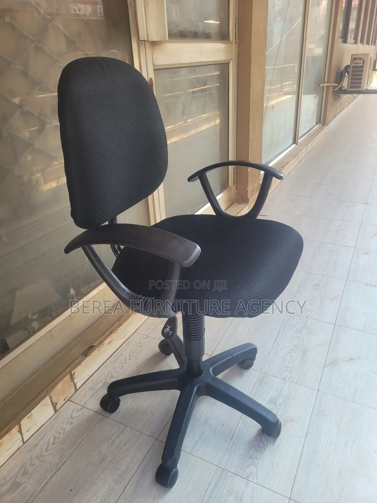 Secretrial Black Office Seat